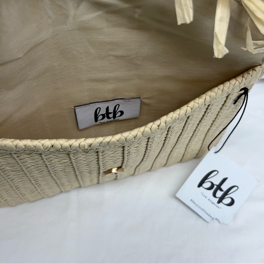 NWT BTB Los Angeles “MRS” straw clutch. - Picture 4 of 5